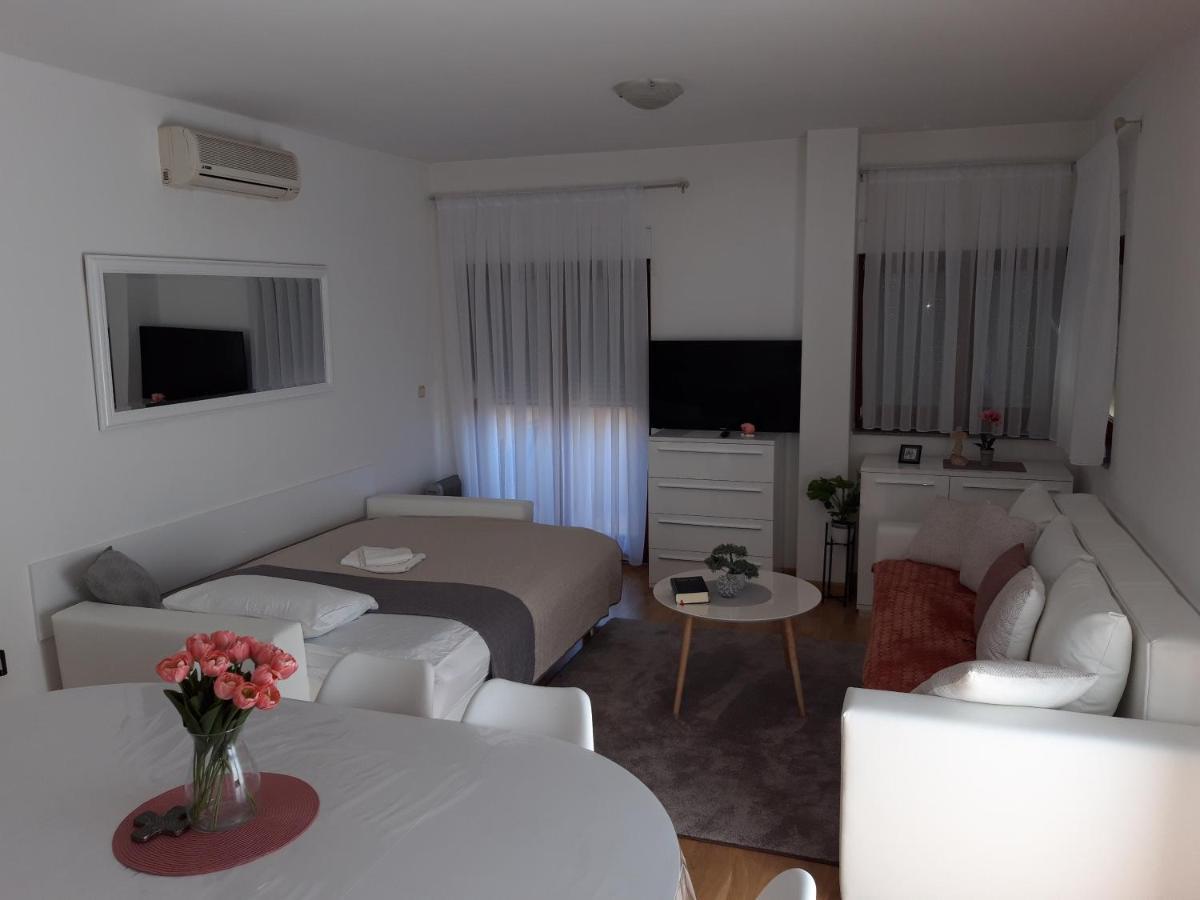 Marys Home Apartment Medugorje מראה חיצוני תמונה