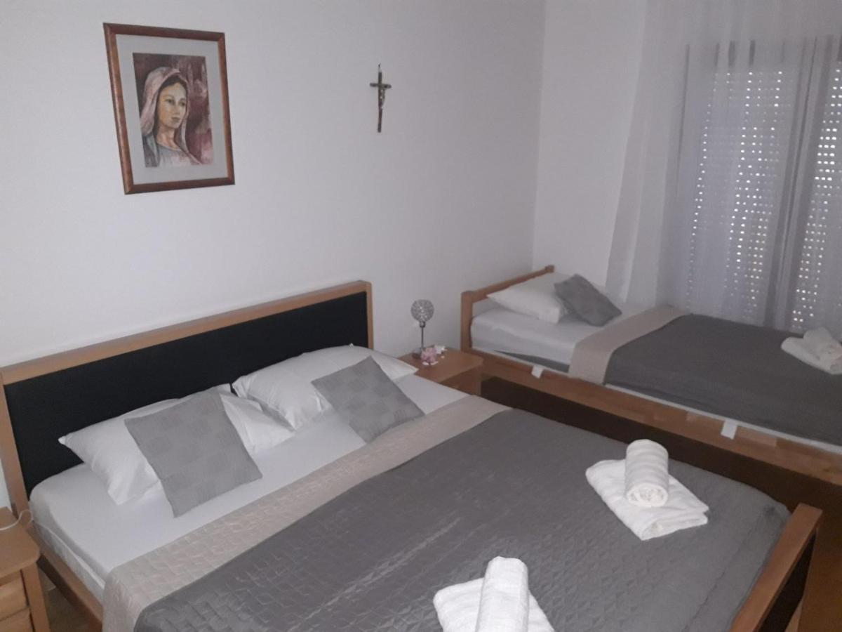 Marys Home Apartment Medugorje מראה חיצוני תמונה