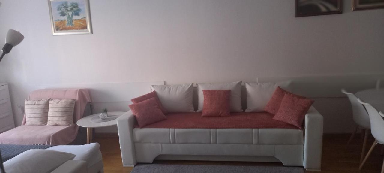 Marys Home Apartment Medugorje מראה חיצוני תמונה