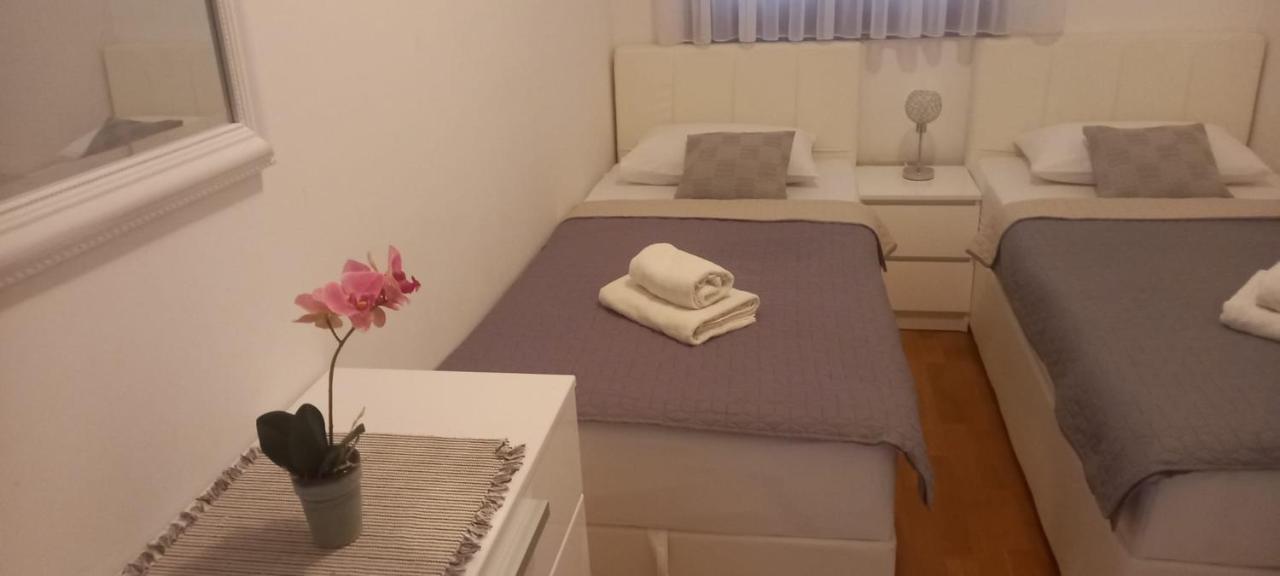 Marys Home Apartment Medugorje מראה חיצוני תמונה